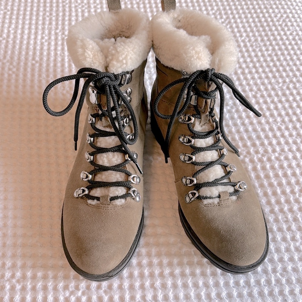 Marc Fisher Womans Lug Sole Ankle Boots